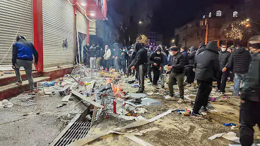 इरानको स्थिति खराब: प्रदर्शनका क्रममा प्रहरीको हत्या, इन्टरनेट सेवा समेत बन्द