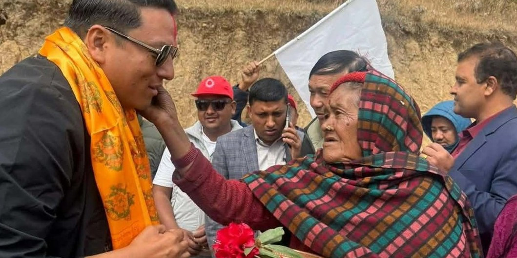 काभ्रेमा एमालेको घरदैलो : कोशीपारीका लागि अमित लामाको समृद्धिको मार्गचित्र