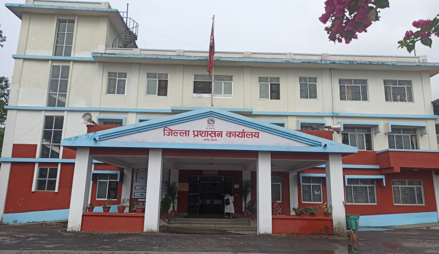 चितवन जिल्ला प्रशासनले फागुन १८ देखि निर्वाचनसम्म मदिरा विक्री र सार्वजनिक सेवन रोक्यो