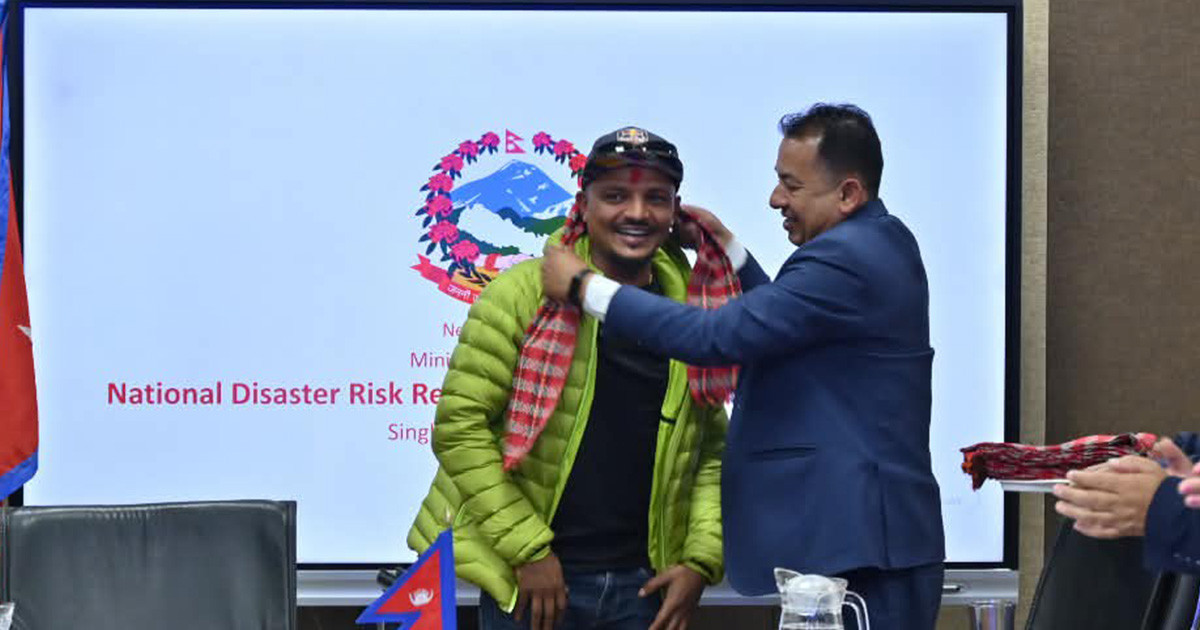 धादिङ दुर्घटनाका घाइतेको उद्धारमा खटिने थपलिया सम्मानित