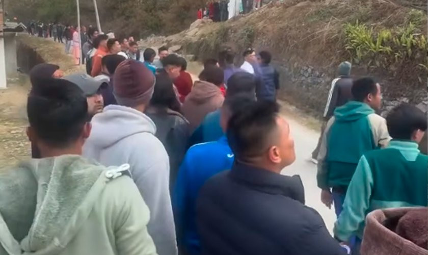 दोलखामा हवाई फायरपछि रोकिएको मतदान पुनः सुरु गर्ने सर्वदलीय सहमति