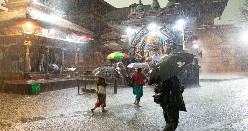 काठमाडौं उपत्यका बिहानैदेखि धुम्म, आज पनि देशभर असिना पानी र हुरीको सम्भावना