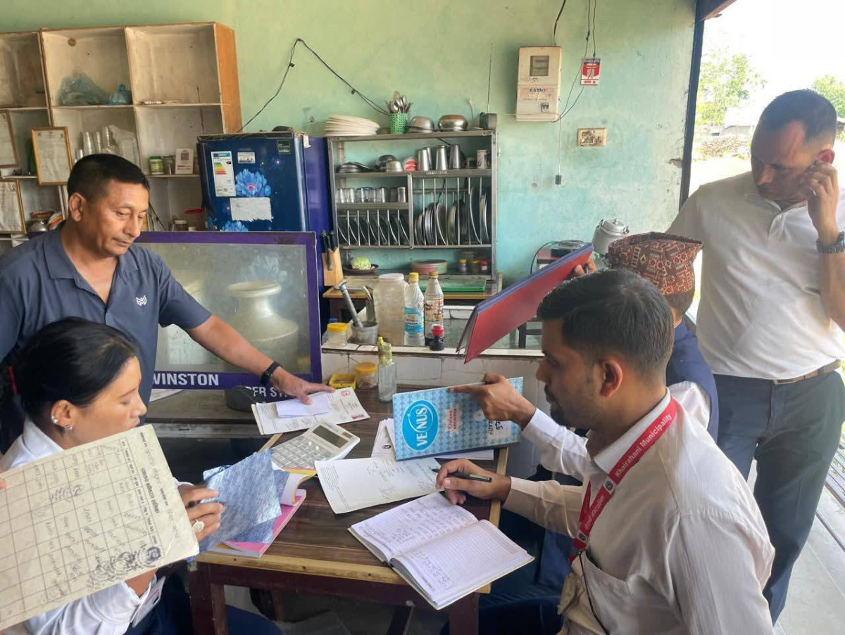 खैरहनीमा व्यवसाय दर्ता घुम्ती शिविर सुरु, पहिलो दिनमै ११ व्यवसायी लाभान्वित