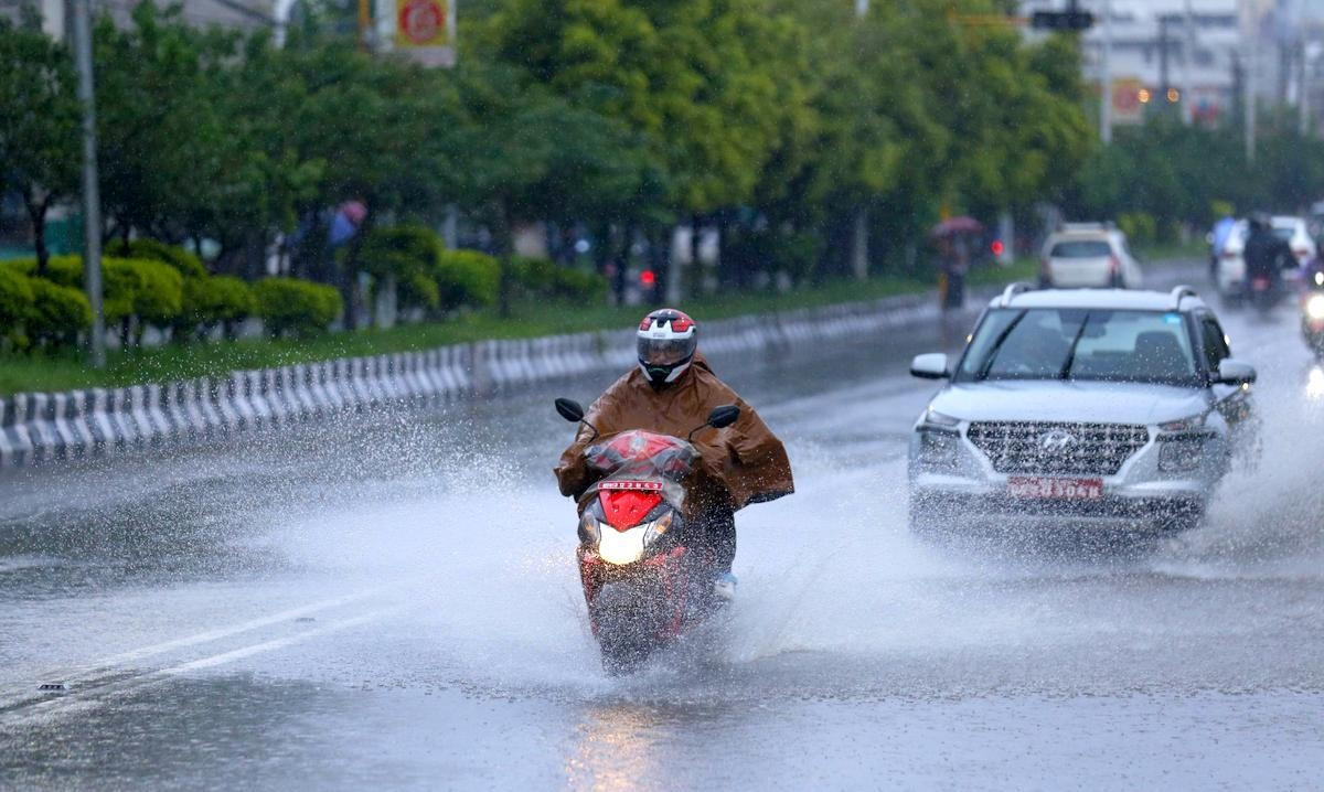 आज पाँच प्रदेशमा भारी वर्षाको सम्भावना