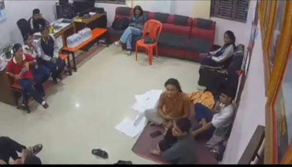 धरान आन्दोलन प्रकरणमा फिनेल सेवन विवाद : प्रहरीले सीसीटीभीसहित अनुसन्धान सुरु