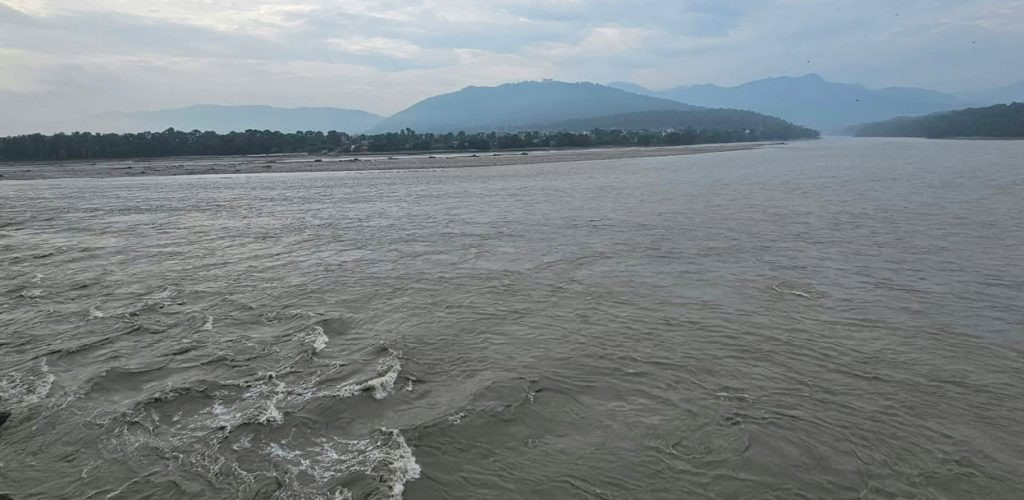 चितवनको नारायणी नदीमा आमा–छोरा बेपत्ता, खोजी जारी