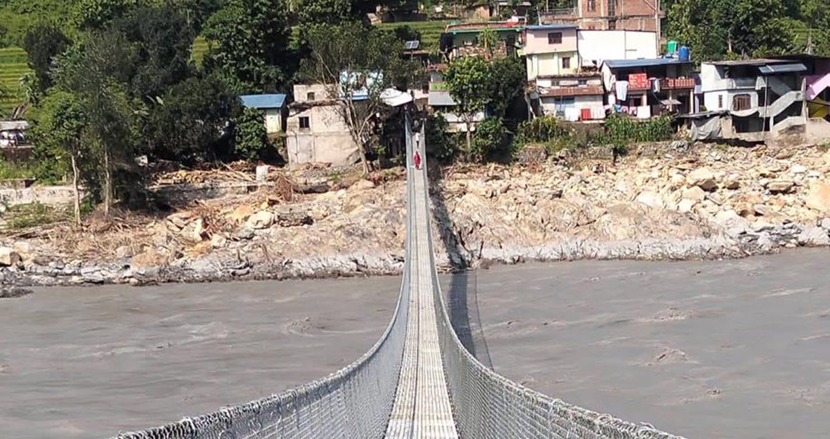 भोटेकोशी–त्रिशूली बाढीका कारण क्षतिग्रस्त १८ झोलुङ्ले पुल मर्मतपछि सञ्चालनमा